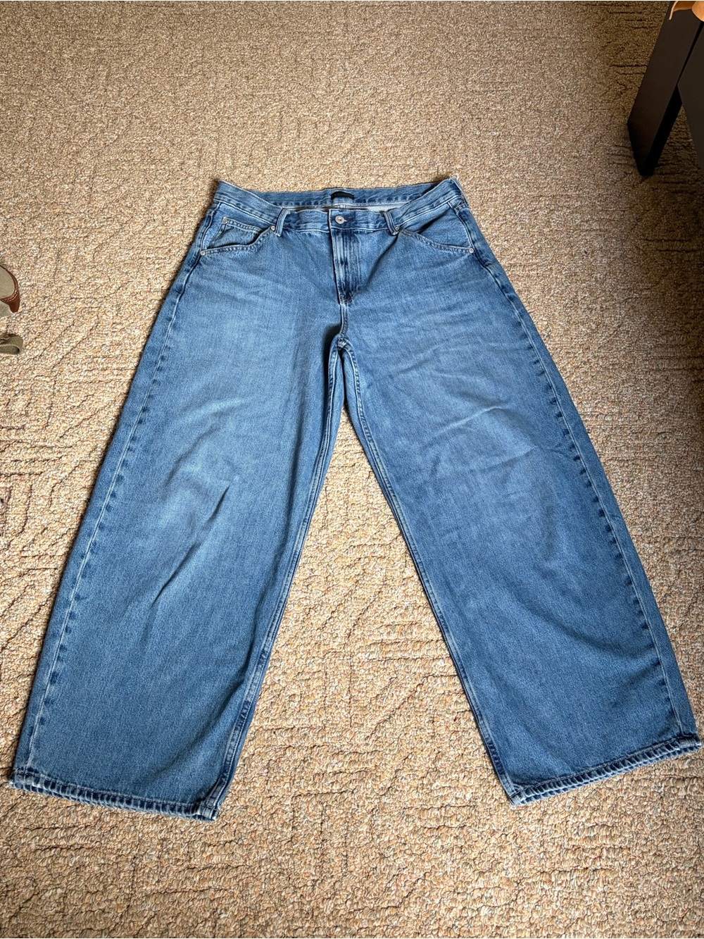 Uniqlo Barrel Legged Jeans, Size 32